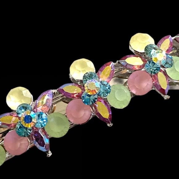 Sparkling Crystal Floral Barrette - Picture 6 of 6
